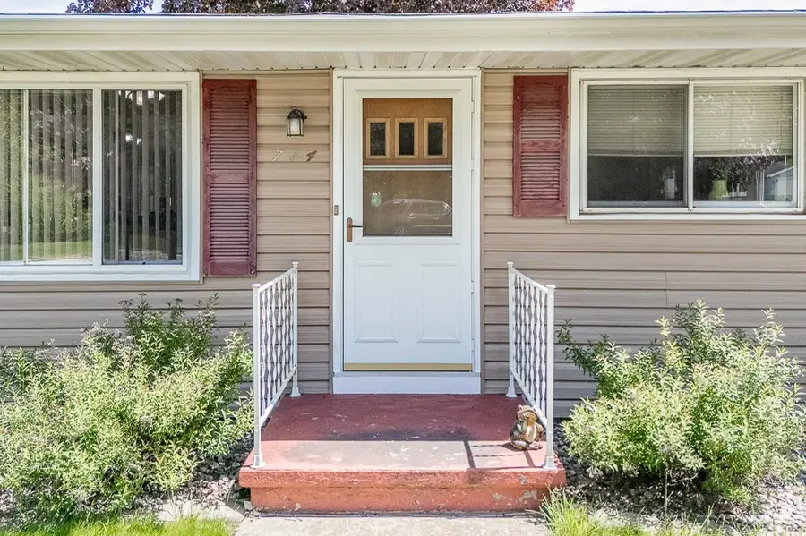 714 S Nash Street, Hortonville, WI 54944-8512 - #2