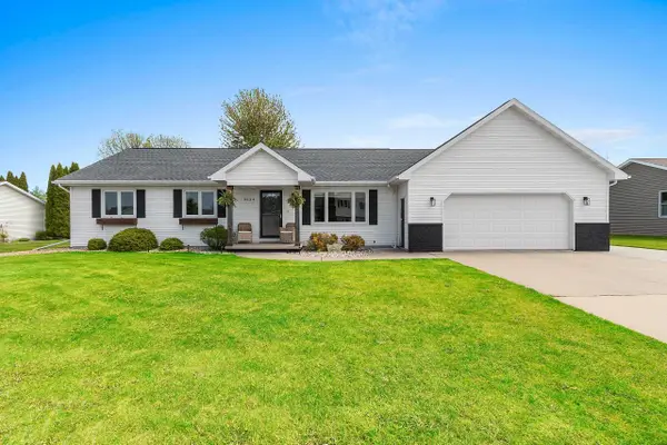 N9634 Chadbury Lane, APPLETON, WI 54915