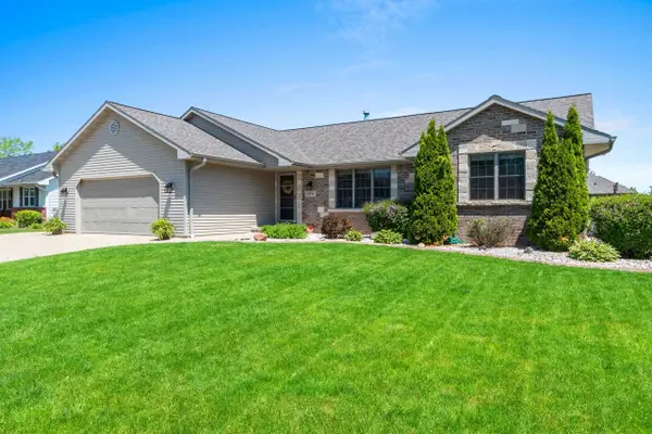 384 Southern Star Lane, DE PERE, WI 54115-9376