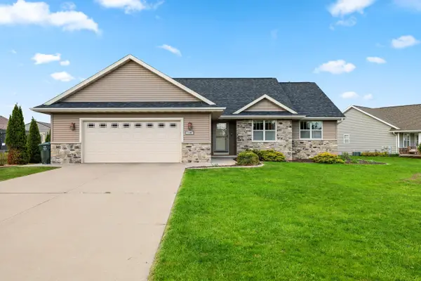 2288 Glen Meadows Circle, DE PERE, WI 54115