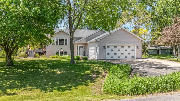 3393 Harbor Bay Road, OSHKOSH, WI 54901-1447