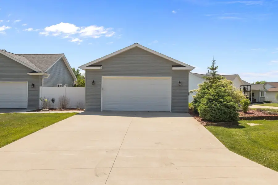 N1723 Chesapeake Court, Greenville, WI 54942-8576 - #2