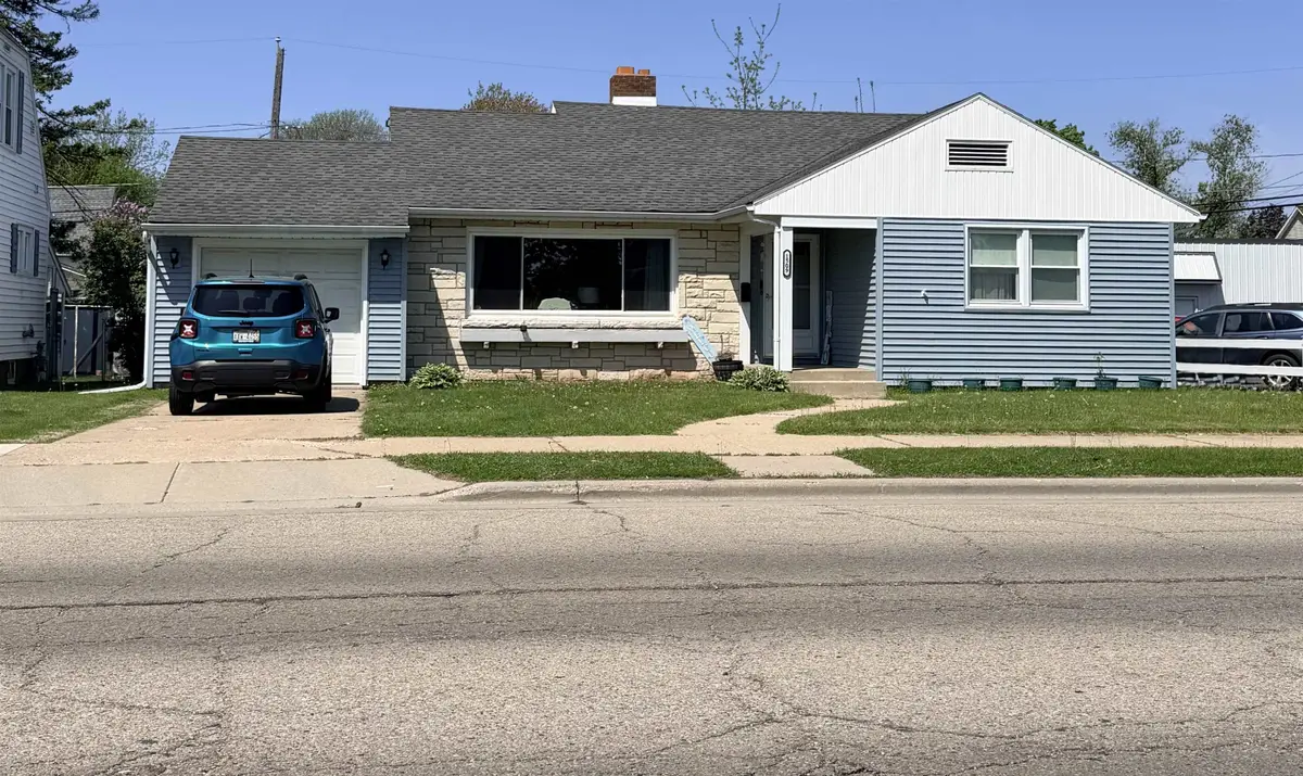 1509 Pierce Avenue, Marinette, WI 54143 - #1
