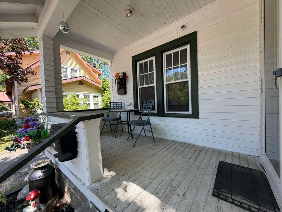 416 W Fulton Street, Waupaca, WI 54981 - #2