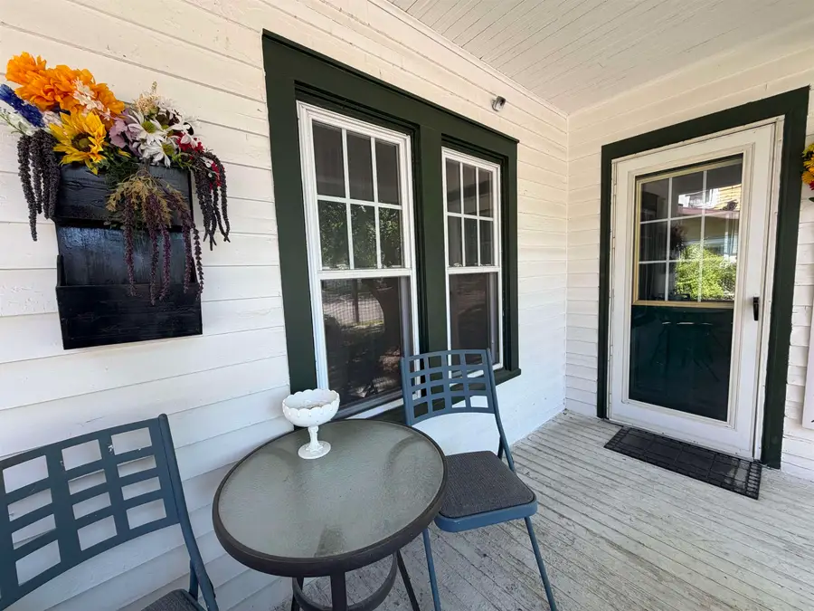 416 W Fulton Street, Waupaca, WI 54981 - #3