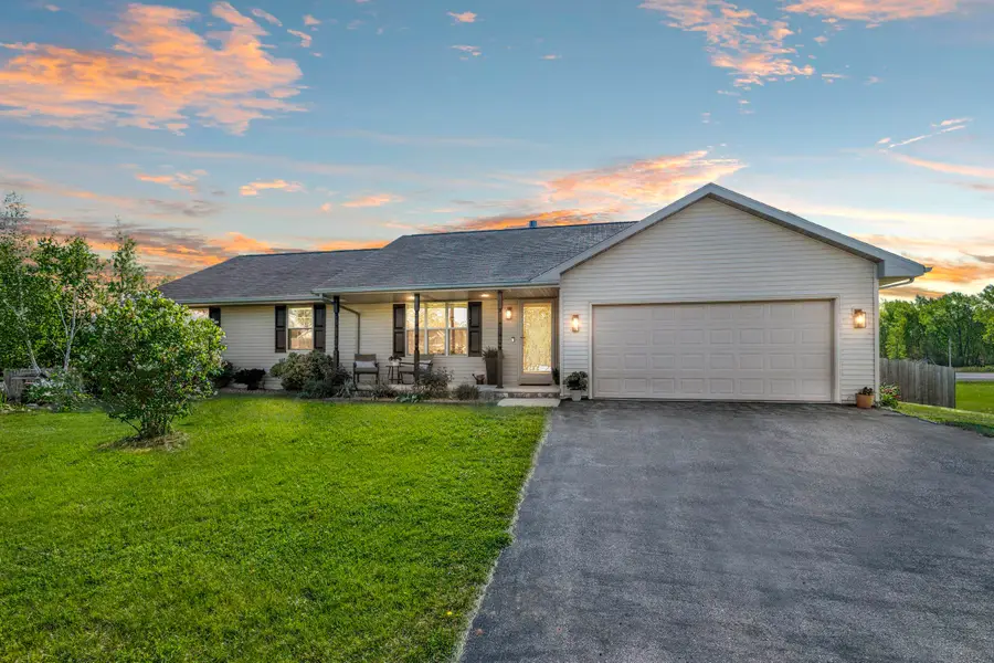 838 Poppy Lane, Little Suamico, WI 54141 - #2