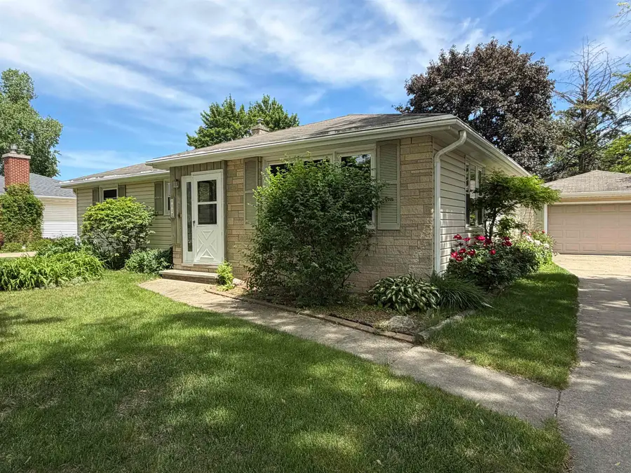 1112 Tullar Road, Neenah, WI 54956 - #2