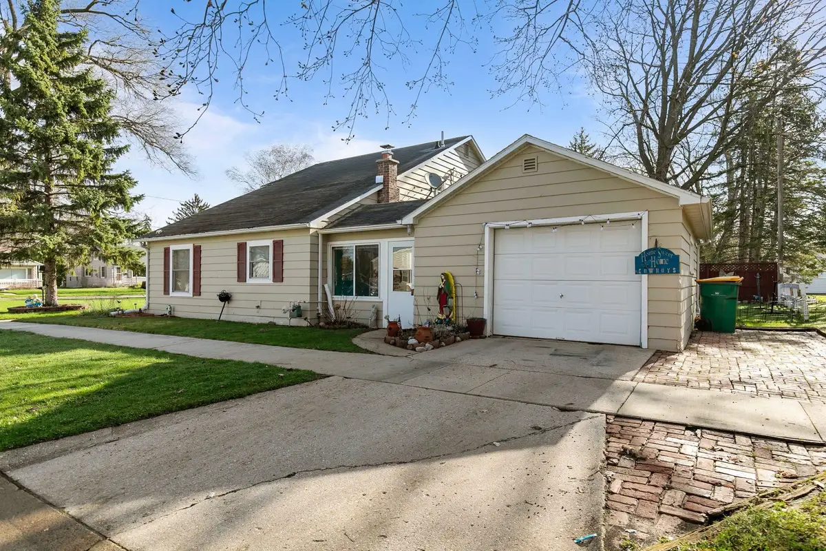 556 Drury Place, Fond Du Lac, WI 54935 - #1