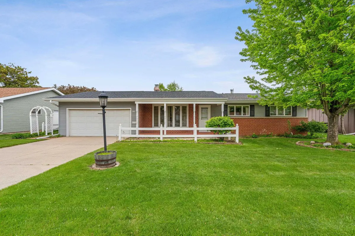 1756 Southland Avenue, Oshkosh, WI 54902 - #1