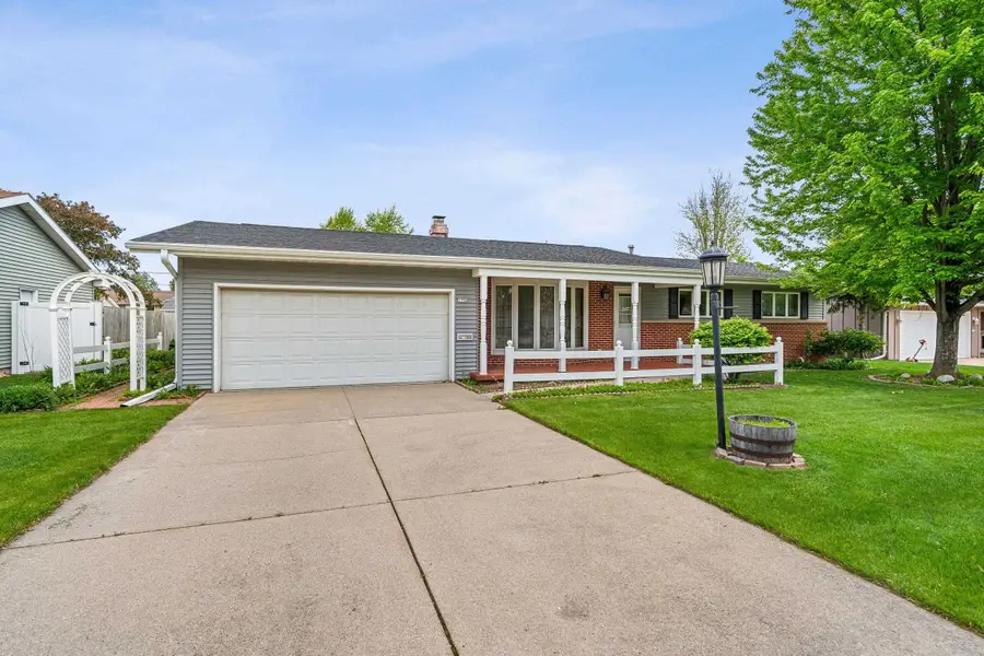 1756 Southland Avenue, Oshkosh, WI 54902 - #2