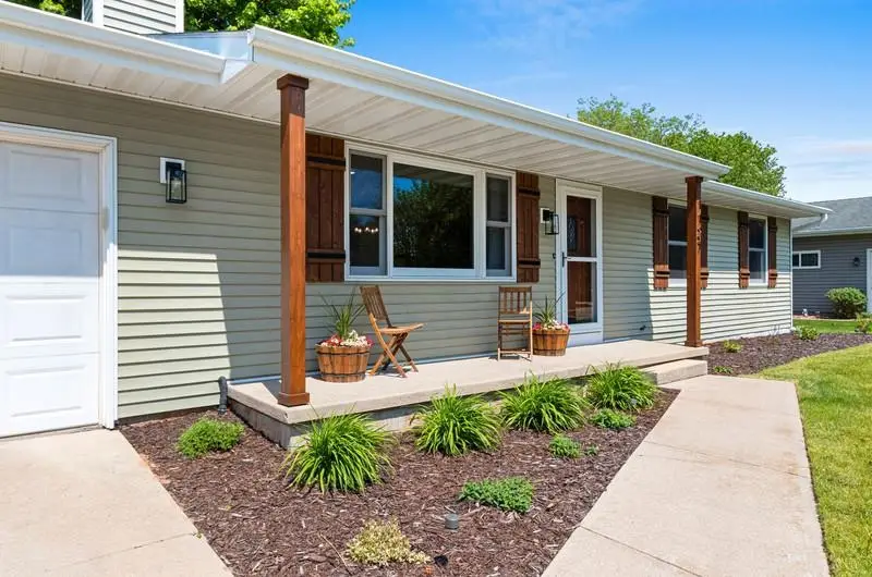 1127 Taylor Street, Green Bay, WI 54303-6390 - #2