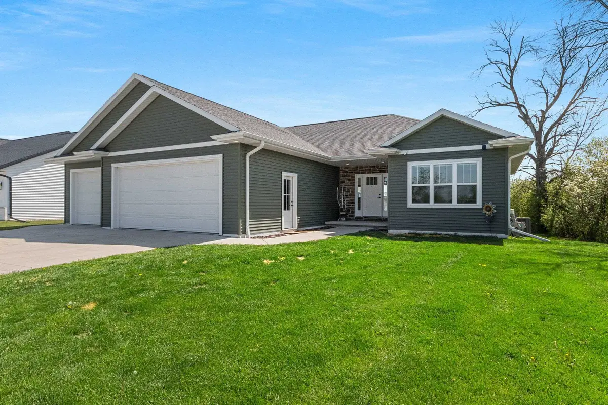 3027 Scarlet Oak Road, De Pere, WI 54115-9118 - #1
