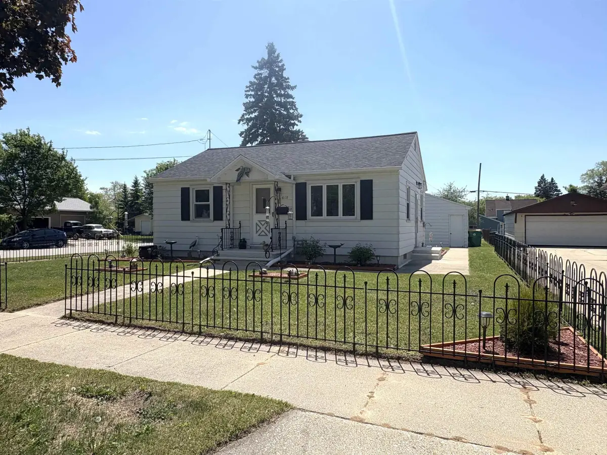 1618 Chicago Street, Green Bay, WI 54304 - #1