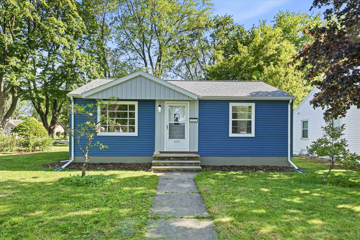 1228 8th Street, Green Bay, WI 54304-0000 - #1