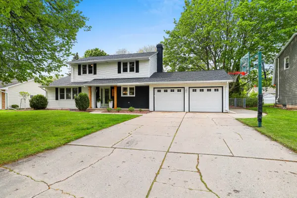 544 Hilltop Drive, GREEN BAY, WI 54301-2718