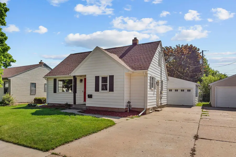 1516 Rugby Street, Oshkosh, WI 54902 - #2