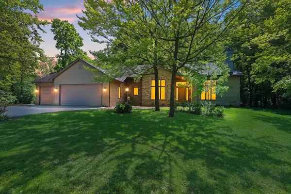 N3880 Anita Wieckert Road, APPLETON, WI 54913