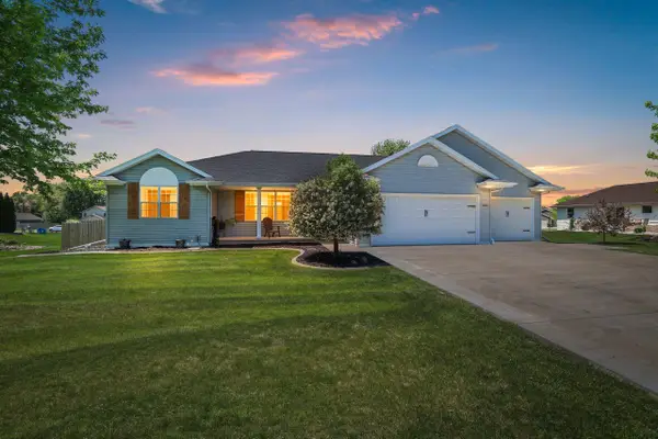 6746 Breckenridge Falls Boulevard, GREENLEAF, WI 54126