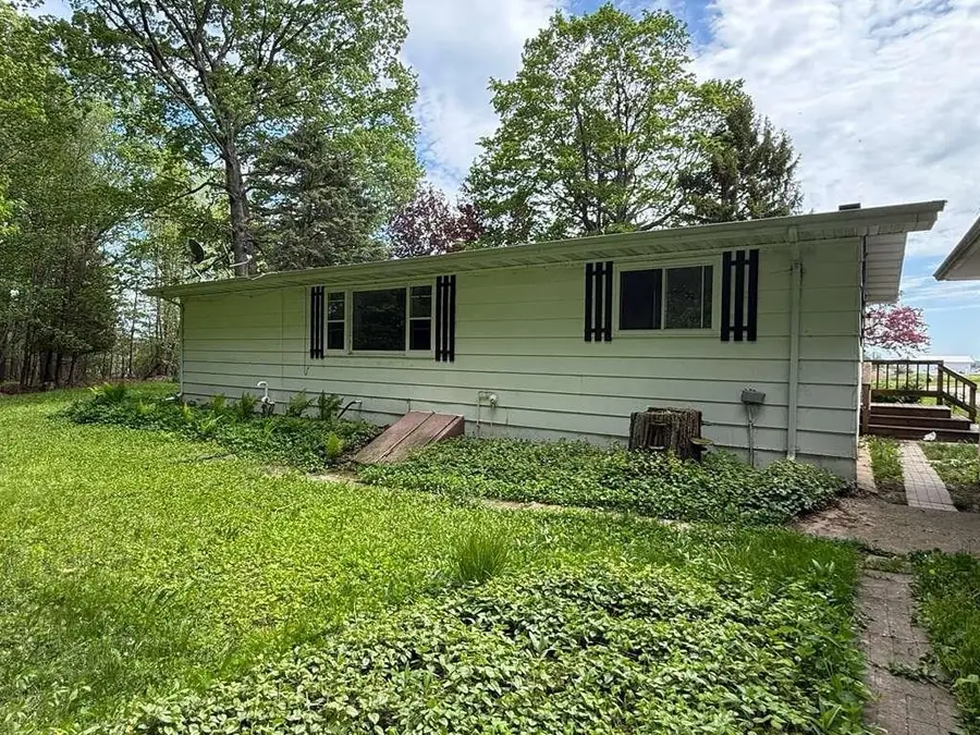 2192 School Lane, Nasewaupee, WI 54235 - #2