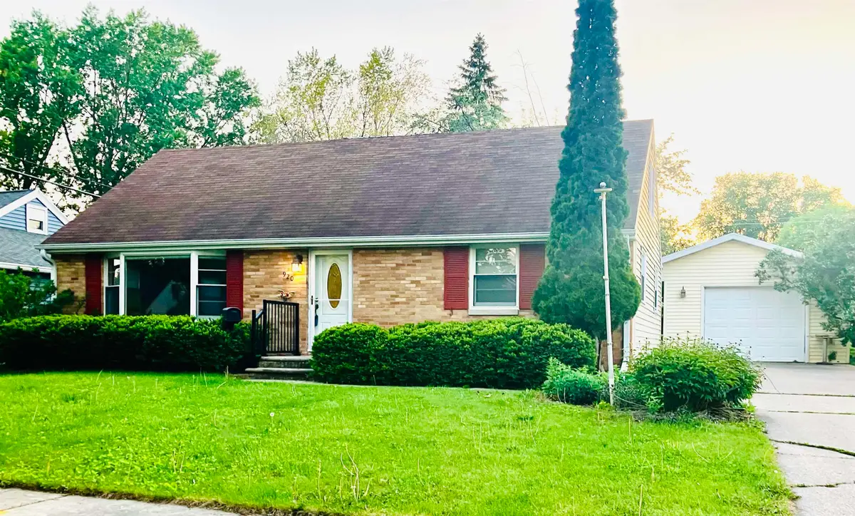 920 Spence Street, Green Bay, WI 54304-2326 - #1