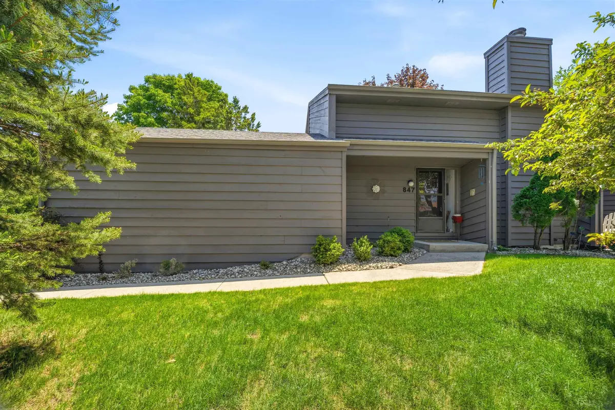 847 E Windfield Place, Appleton, WI 54911 - #1