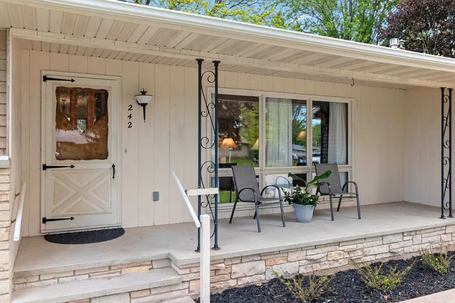 242 N Clinton Avenue, Clintonville, WI 54929-1017 - #3