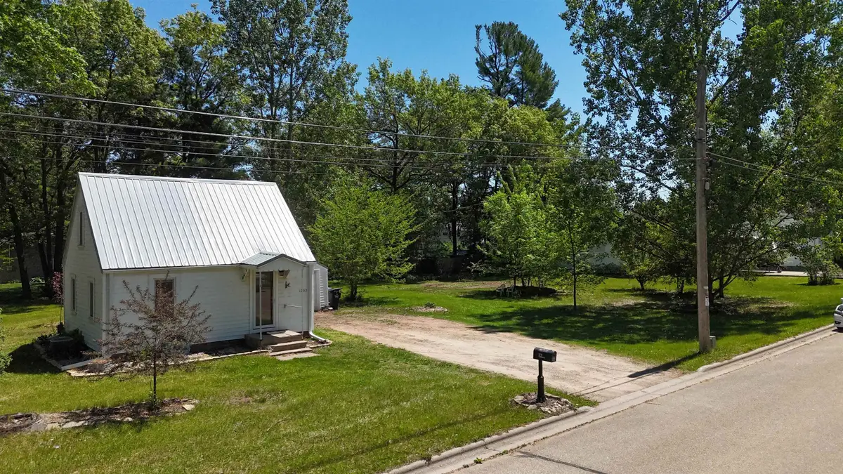 1202 S Andrews Street, Shawano, WI 54166 - #1