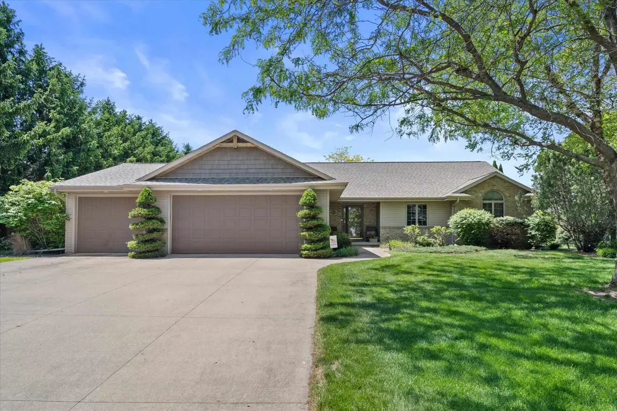 3803 N Cripple Creek Drive, Appleton, WI 54913 - #1