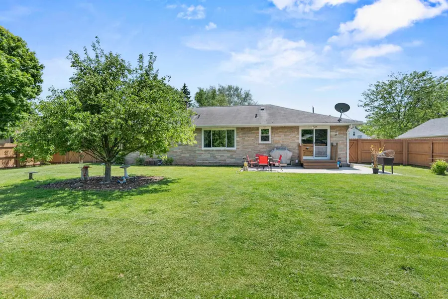 618 E Harding Drive, Appleton, WI 54915 - #3