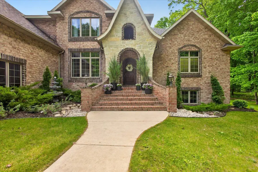 2813 River Forest Hills Drive, Pulaski, WI 54162-8975 - #3