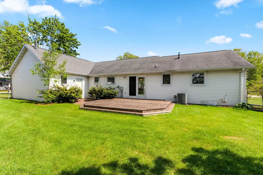 2445 Heather Road, Green Bay, WI 54311-5240 - #2