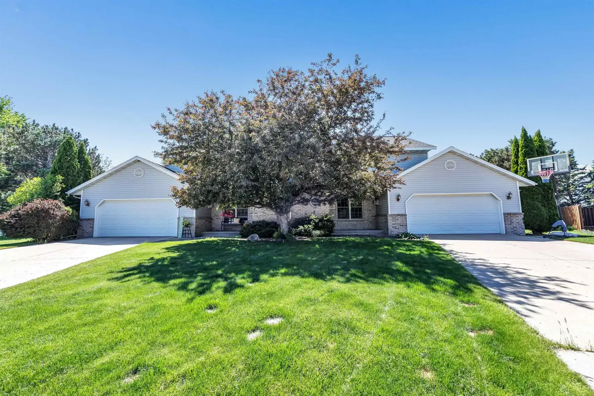 1633 Ponderosa Avenue, Green Bay, WI 54313-6062 - #1