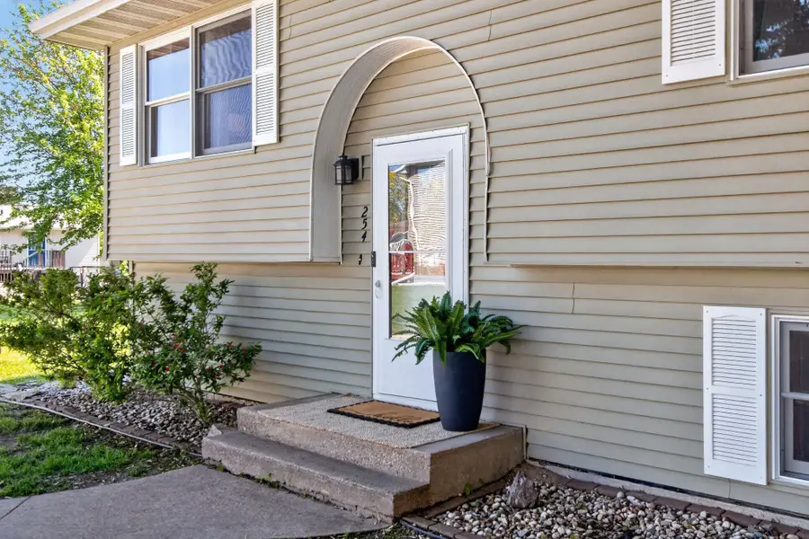 254 Lakeview Court, Hortonville, WI 54944 - #3