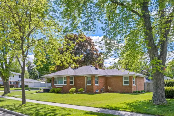 1003 Evans Street, OSHKOSH, WI 54901
