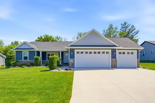 107 Brookwood Drive, HORTONVILLE, WI 54944
