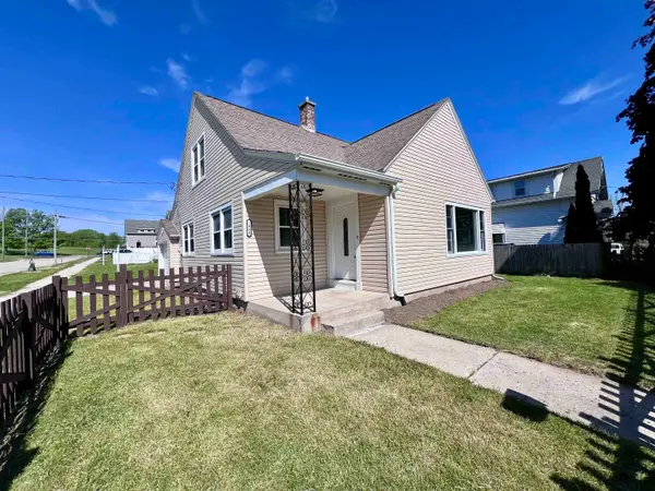 1954 S 9th Street, MANITOWOC, WI 54220