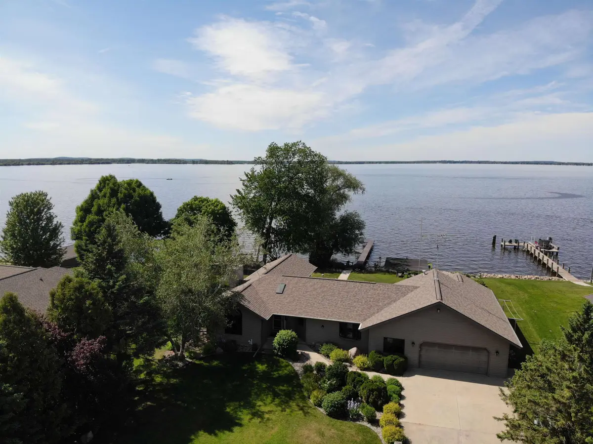 9512 Laura Lane, Winneconne, WI 54986-9627 - #1