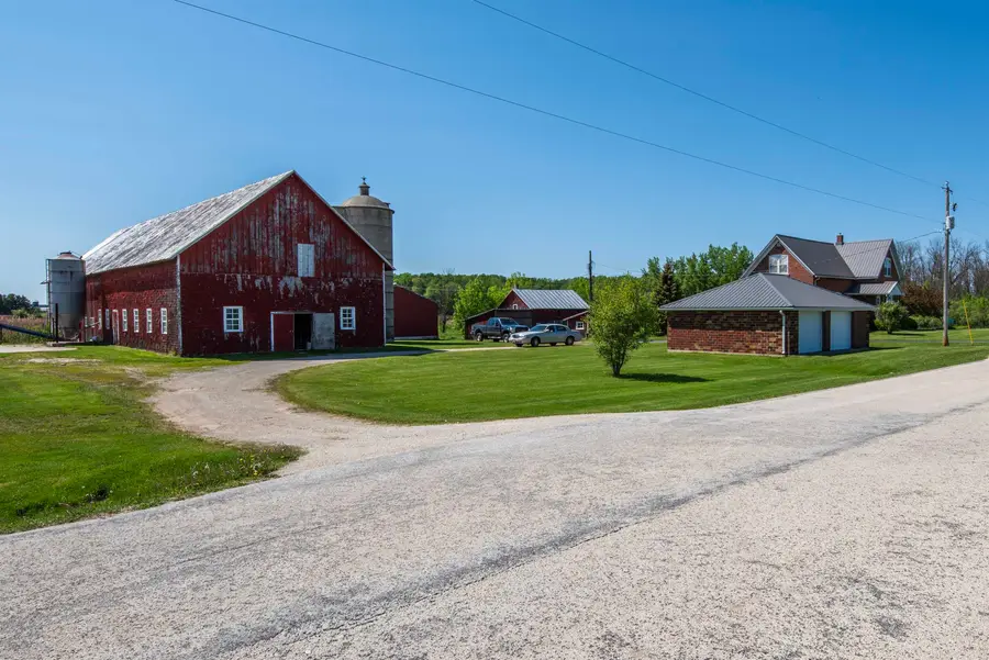 3553 County Line Road, Luxemburg, WI 54217 - #2