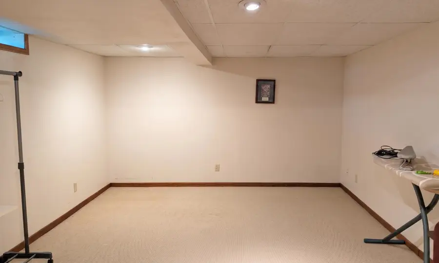 4537 Oaktree Court, Manitowoc, WI 54220 - #2