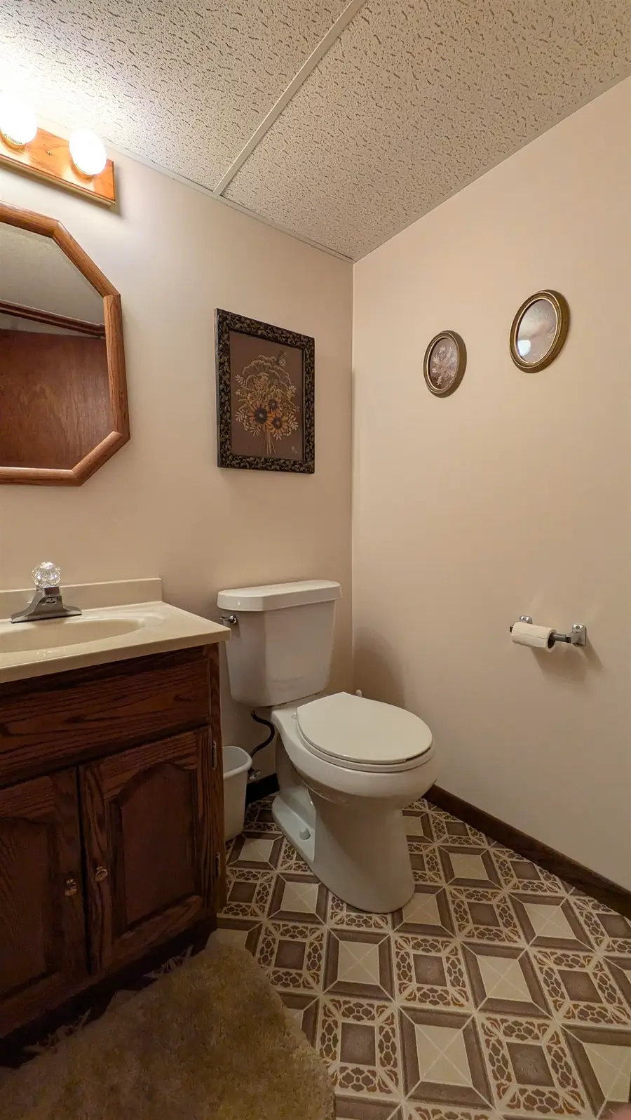 4537 Oaktree Court, Manitowoc, WI 54220 - #3