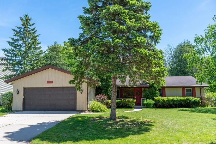 1032 Pilgrim Road, Neenah, WI 54956 - #3