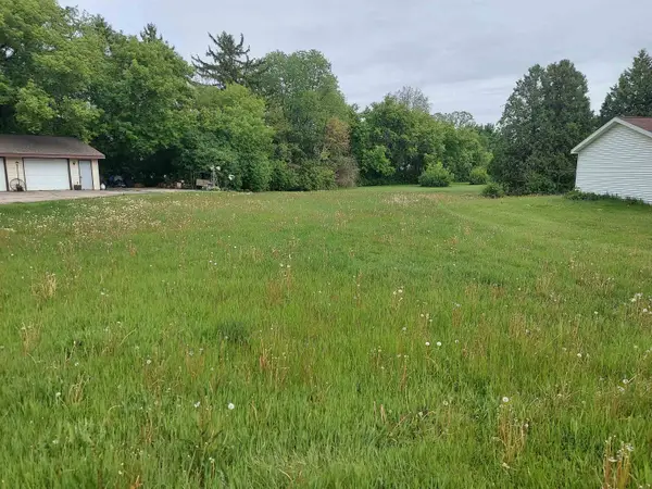 1239A W South Park Avenue, OSHKOSH, WI 54902