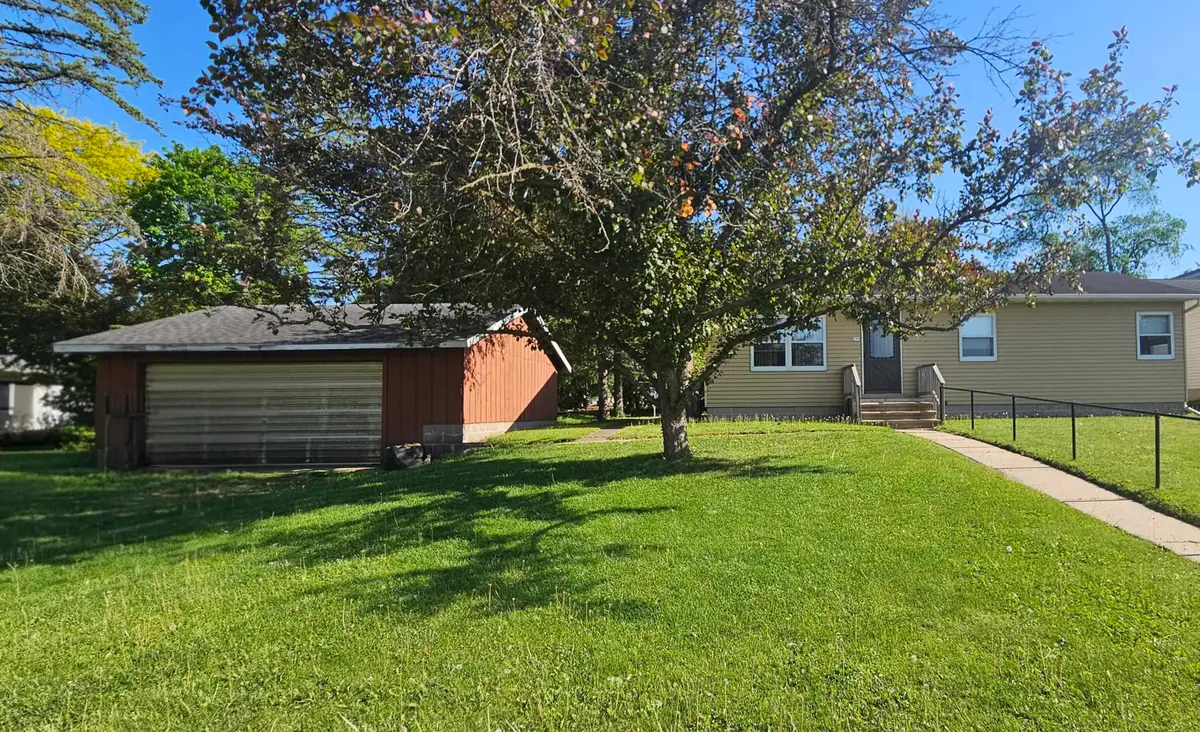 292 E Berlin Street, Berlin, WI 54923 - #1