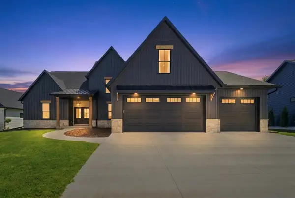N9250 Cassandra Way, APPLETON, WI 54915