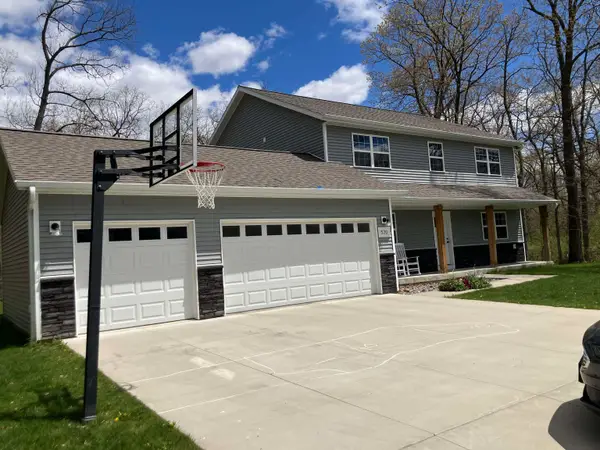 530 Woodland Circle, WAUPACA, WI 54981