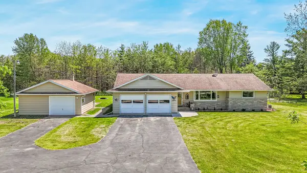 2987 W Shady Lane, NEENAH, WI 54956-9509