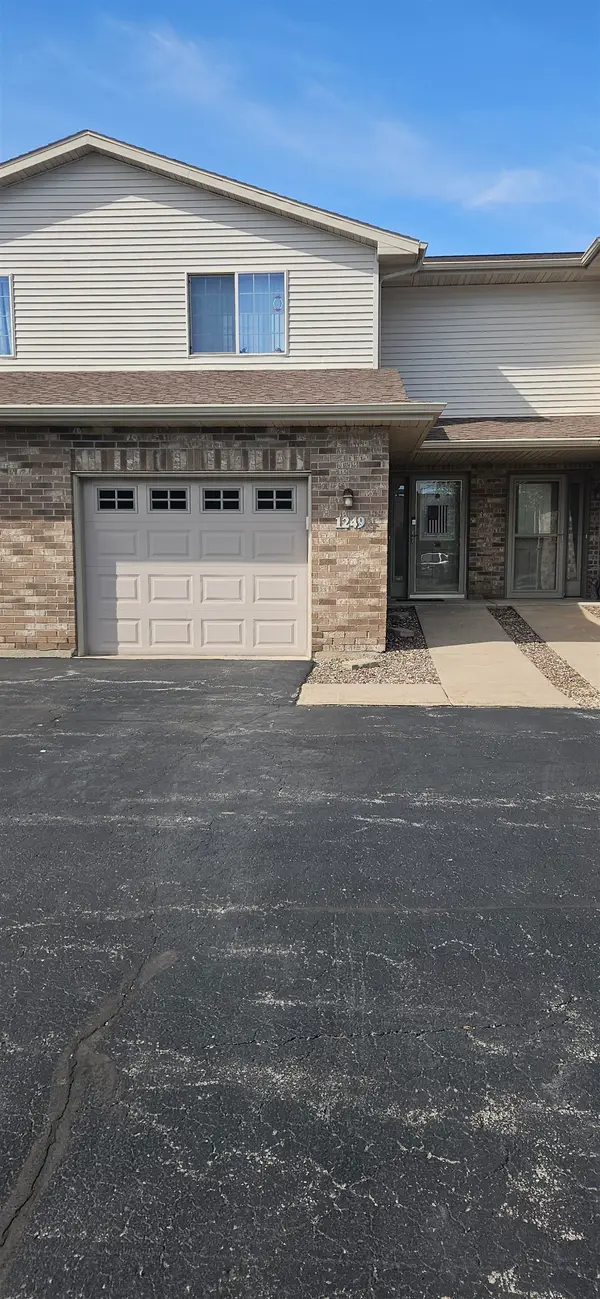 1249 Pond View Circle, DE PERE, WI 54115