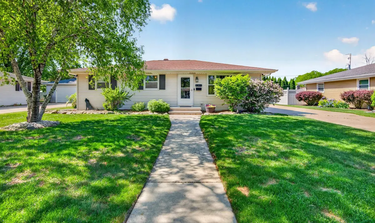 1438 W Kimberly Avenue, Kimberly, WI 54136 - #1