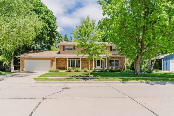 1040 Maricopa Drive, OSHKOSH, WI 54904-8117