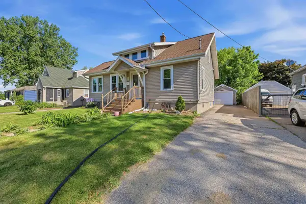 204 Fourth Street, MENASHA, WI 54952-3211